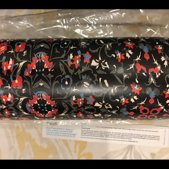 Swell insulated water bottle ‘Forbidden Posy’ - Picture 2 of 4